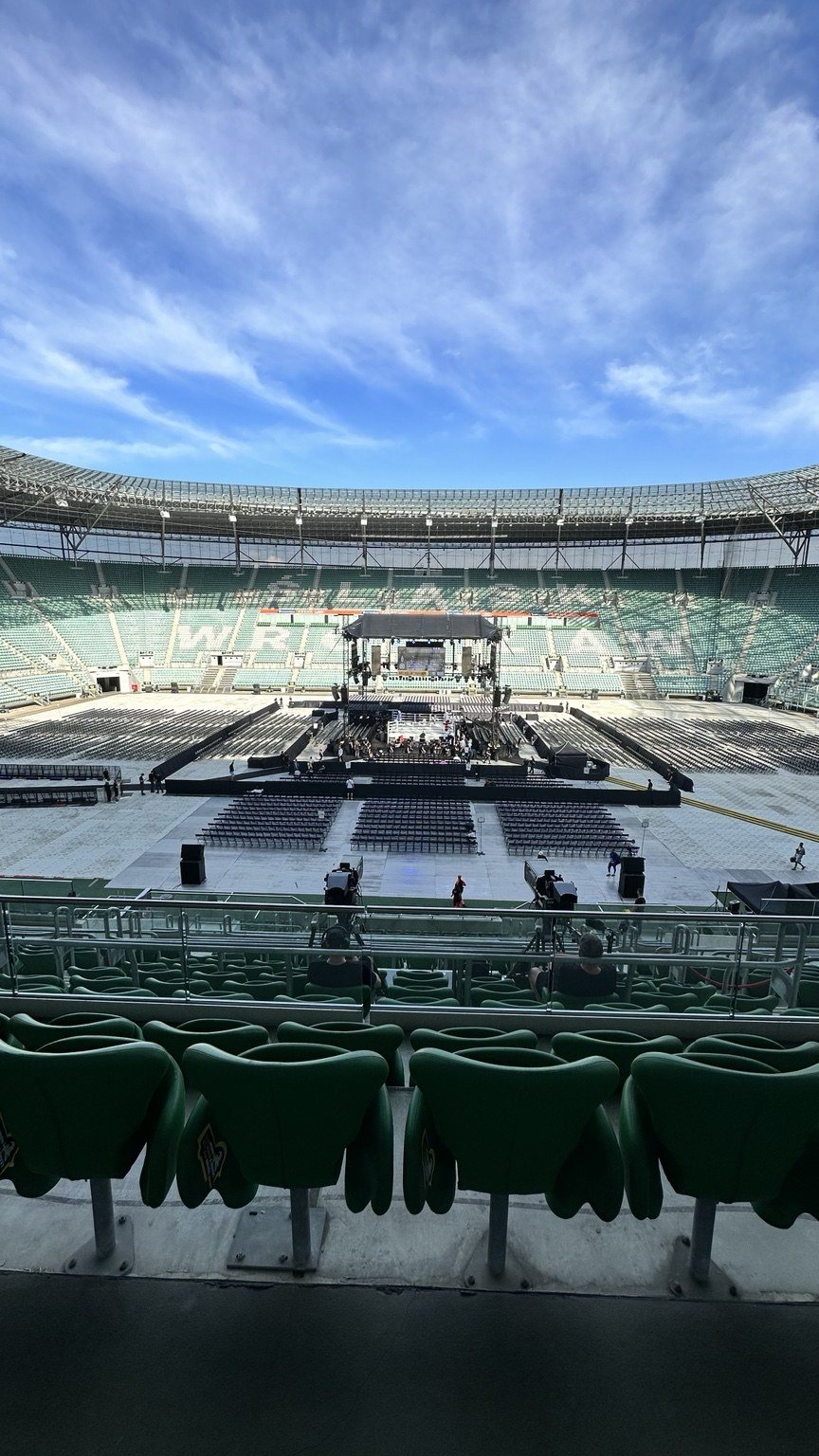 Arena & Broadcast Stage